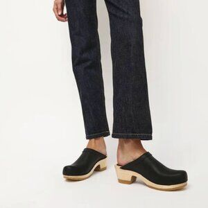 No.6 - Old School Clog - Mid Heel in Black - 40
